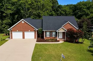 107 Hills Dr N, Mount Airy, NC 27030 - Photo 1