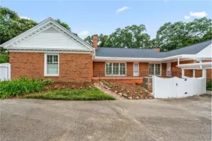 1001 Country Club Dr, High Point, NC 27262 - Photo 46
