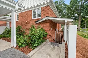 1001 Country Club Dr, High Point, NC 27262 - Photo 44