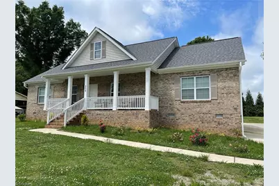 206 Hassellwood Drive, Jamestown, NC 27282 - Photo 2