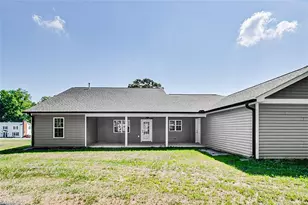 4800 Edinborough Rd, Greensboro, NC 27406 - Photo 8