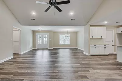 4800 Edinborough Road, Greensboro, NC 27406 - Photo 10