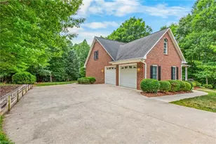 277 Still Meadows Ln, Lexington, NC 27292 - Photo 4