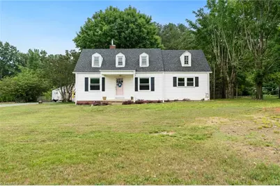 2136 Courtney Huntsville Road, Yadkinville, NC 27055 - Photo 4
