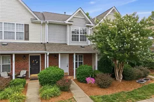 29 Tannenbaum Cir, Greensboro, NC 27410 - Photo 2