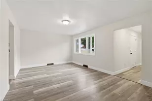 1512 Hooks St, Greensboro, NC 27401 - Photo 14