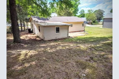 826 Graylyn Drive, High Point, NC 27263 - Photo 38