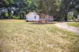 826 Graylyn Dr, High Point, NC 27263 - Photo 2