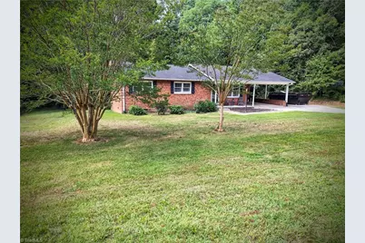 1003 Hillcrest Drive, Thomasville, NC 27360 - Photo 2