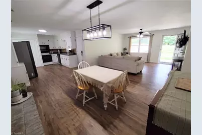 1003 Hillcrest Drive, Thomasville, NC 27360 - Photo 8