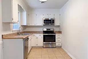 4708 Chaucer Dr, Greensboro, NC 27407 - Photo 2