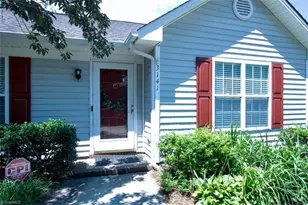 3141 Woodpoint St, Jamestown, NC 27282 - Photo 4