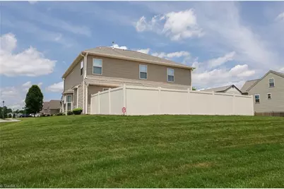 2689 Lamplight Circle, High Point, NC 27265 - Photo 4