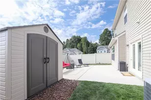 2689 Lamplight Cir, High Point, NC 27265 - Photo 32