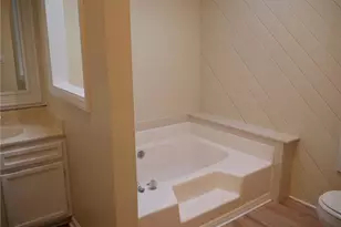 5352 Larch Ct, Winston-Salem, NC 27104 - Photo 8