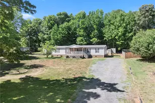 199 Sable Ln, Thomasville, NC 27360 - Photo 2