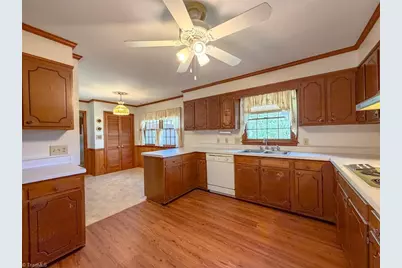 1303 Briarcliff Road, Burlington, NC 27215 - Photo 8