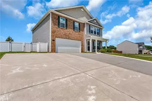 272 Daniel Dr, Lexington, NC 27295 - Photo 4