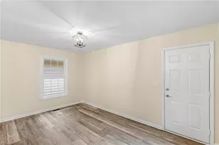 2021 Warwickshire Dr, Greensboro, NC 27455 - Photo 26