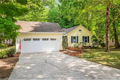 2021 Warwickshire Drive, Greensboro, NC 27455 - Photo 2