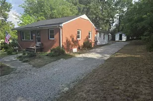 438 Dudley St, Burlington, NC 27217 - Photo 1