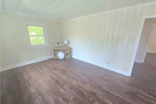 438 Dudley St, Burlington, NC 27217 - Photo 4