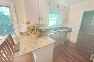 438 Dudley St, Burlington, NC 27217 - Photo 2