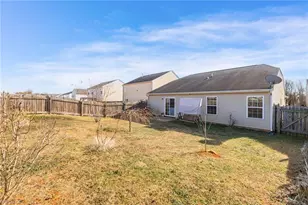 3879 Foliage Dr, Winston-Salem, NC 27101 - Photo 22