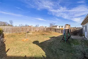 3879 Foliage Dr, Winston-Salem, NC 27101 - Photo 24