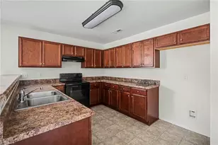 3879 Foliage Dr, Winston-Salem, NC 27101 - Photo 8
