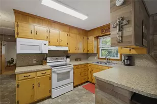 3213 Nc Hwy 14, Reidsville, NC 27320 - Photo 12