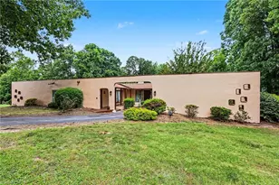 5427 Tallwood Estates Dr, Thomasville, NC 27360 - Photo 2