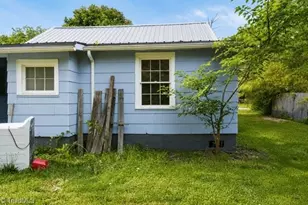 121 Hayden St, Spindale, NC 28160 - Photo 8