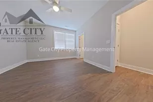 306 Oakwood St, High Point, NC 27262 - Photo 8