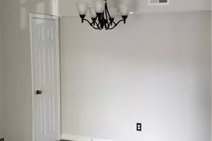803-E Moultrie Ct, Greensboro, NC 27409 - Photo 2