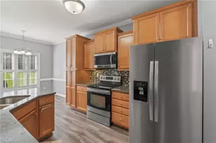 106 Stonegate Ct, Reidsville, NC 27320 - Photo 10
