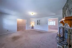265 Rolling Green Dr, Winston-Salem, NC 27107 - Photo 10