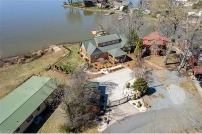 423 N Shore Drive, Lexington, NC 27292 - Photo 2