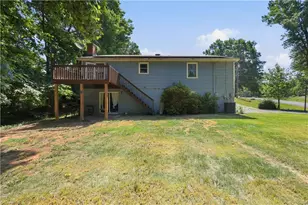 4810 Hemphill Dr, Winston-Salem, NC 27105 - Photo 4