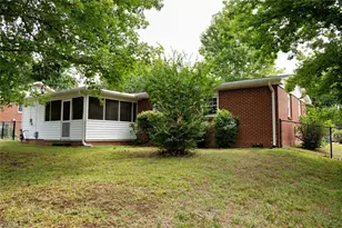731 Oakgrove Dr, Graham, NC 27253 - Photo 6