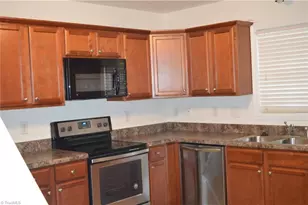 484 Dunwood Dr, High Point, NC 27265 - Photo 4