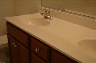 484 Dunwood Dr, High Point, NC 27265 - Photo 16