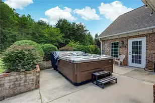 8106 Breezy Hill Dr, Browns Summit, NC 27214 - Photo 26