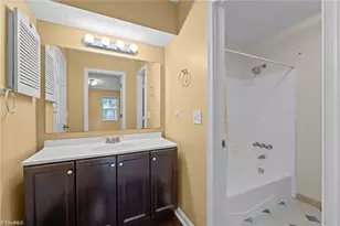 6721 River Hills Dr, Greensboro, NC 27410 - Photo 30