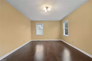 6721 River Hills Dr, Greensboro, NC 27410 - Photo 28