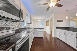6721 River Hills Dr, Greensboro, NC 27410 - Photo 10