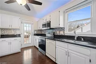 6721 River Hills Dr, Greensboro, NC 27410 - Photo 32