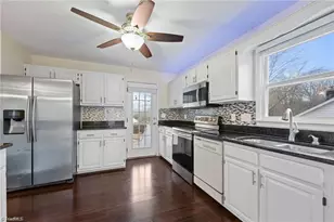 6721 River Hills Dr, Greensboro, NC 27410 - Photo 8