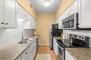 310 Meadows Cir, Winston-Salem, NC 27104 - Photo 10