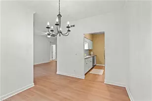 310 Meadows Cir, Winston-Salem, NC 27104 - Photo 12
